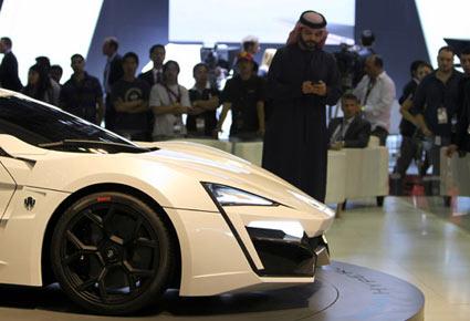  من هو الأمير الخليجي الذي إشترى أغلى سيارة في العالم؟